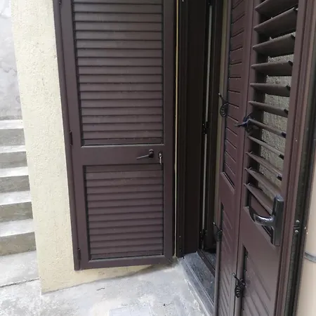 Bilocale Vicino Mare E In Pieno Centro Cittadino Roccella Ionica