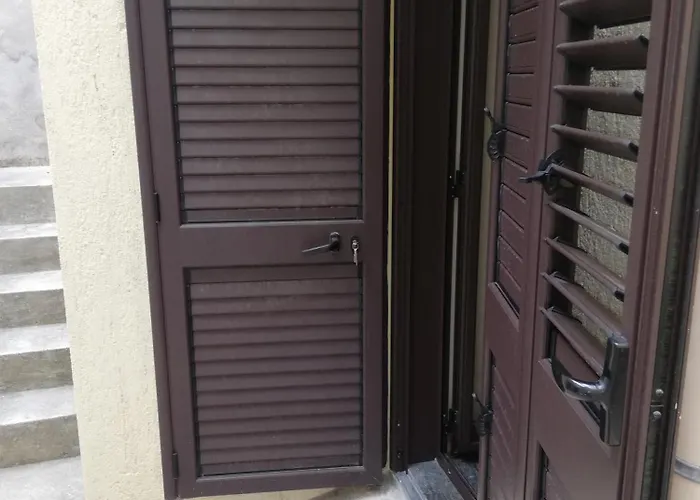 Bilocale Vicino Mare E In Pieno Centro Cittadino Roccella Ionica