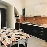 Bilocale Vicino Mare E In Pieno Centro Cittadino Daire Roccella Ionica