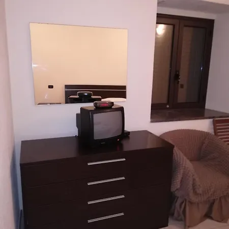 Bilocale Vicino Mare E In Pieno Centro Cittadino Roccella Ionica